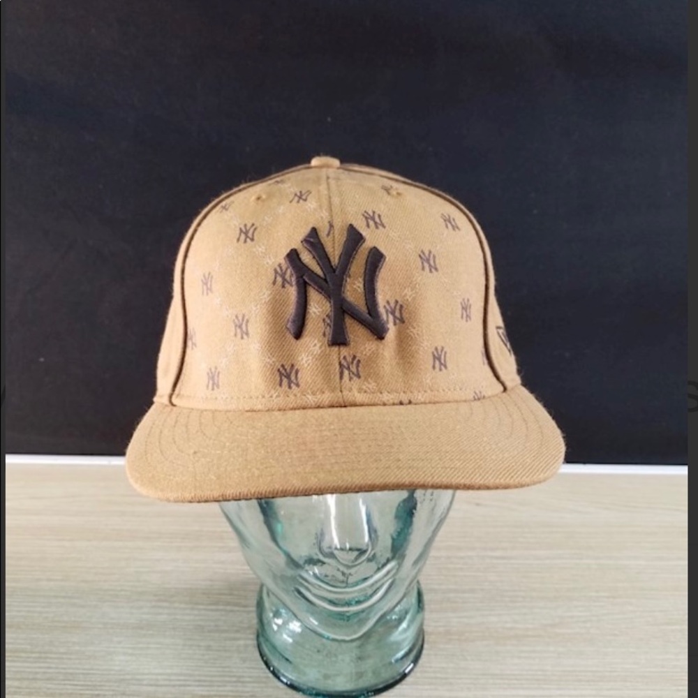 Brown Yankee fitted with Yankee print